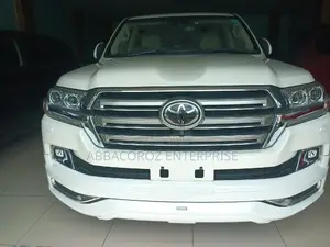 Toyota Land Cruiser 2016 White