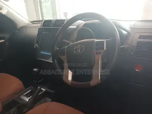 Toyota Land Cruiser Prado 2016 Red