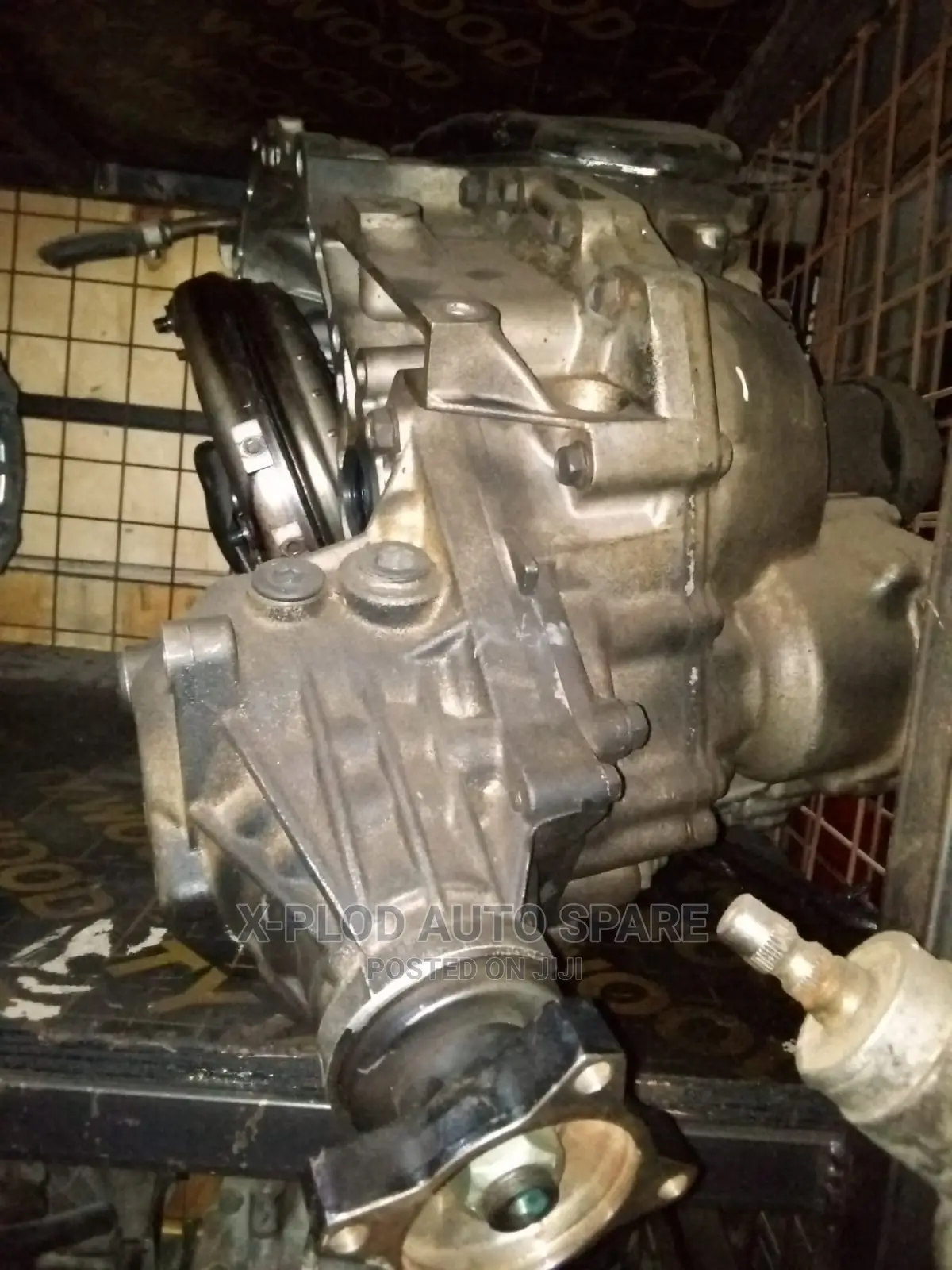 Nissan (X-Trail, Serena, Bluebird, Dualis) Mr20-4wd Gearbox