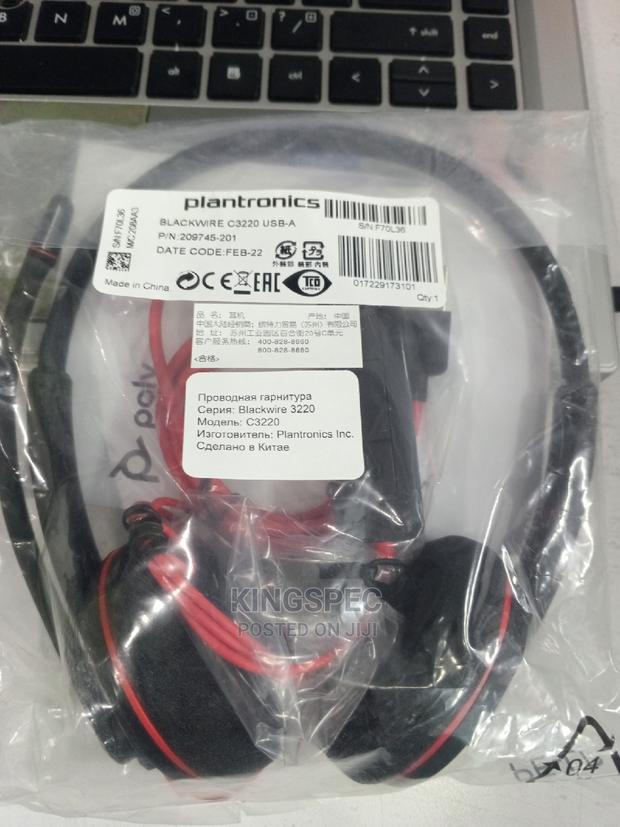 Plantronics Binaural Blackwire C3220 USB Headset - main view