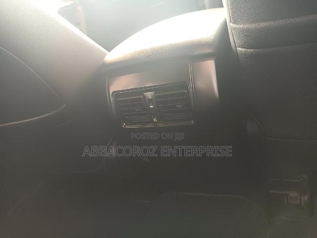 Toyota Land Cruiser Prado 2016 White - thumbnail 9