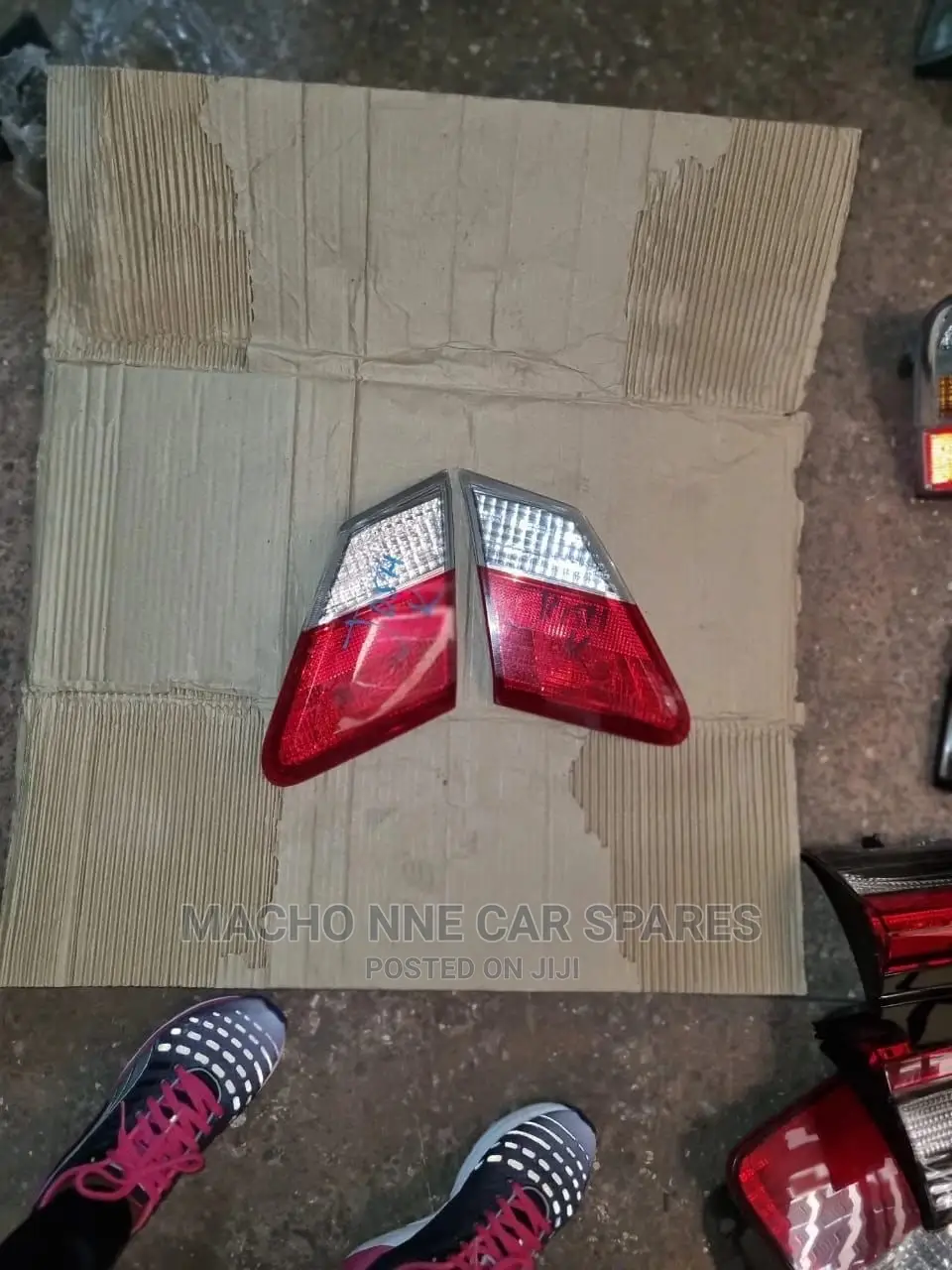 Toyota Premio 260 Bootlights