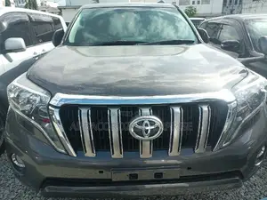 Toyota Land Cruiser Prado 2016 Gray
