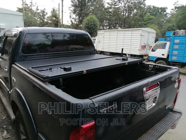 Hard Tri Fold Tonneau Cover for Toyota Hilux Vigo - Get Your - thumbnail 3
