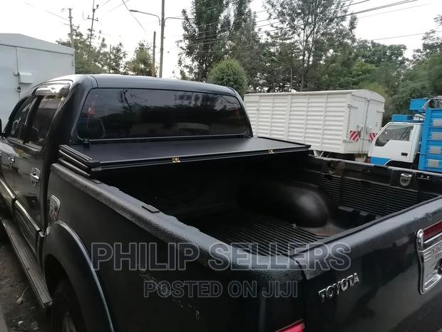 Hard Tri Fold Tonneau Cover for Toyota Hilux Vigo - Get Your - thumbnail 4