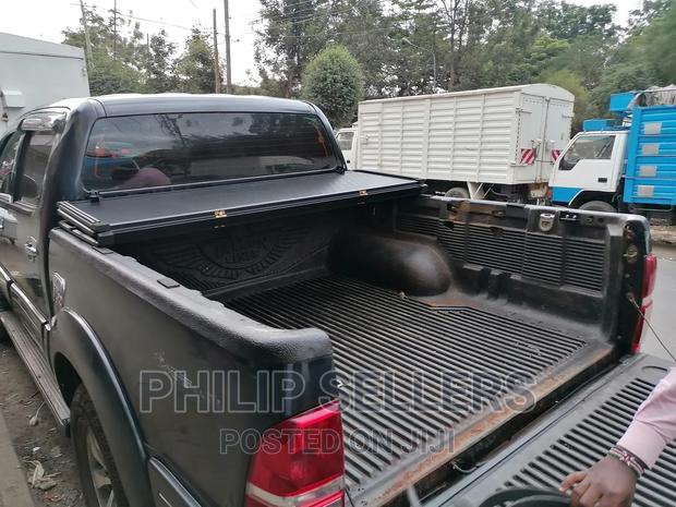 Hard Tri Fold Tonneau Cover for Toyota Hilux Vigo - Get Your - thumbnail 6