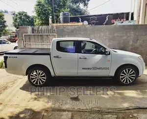 Tri-Fold Tonneau Cover for Double Cab Pickup Truck,Suitable