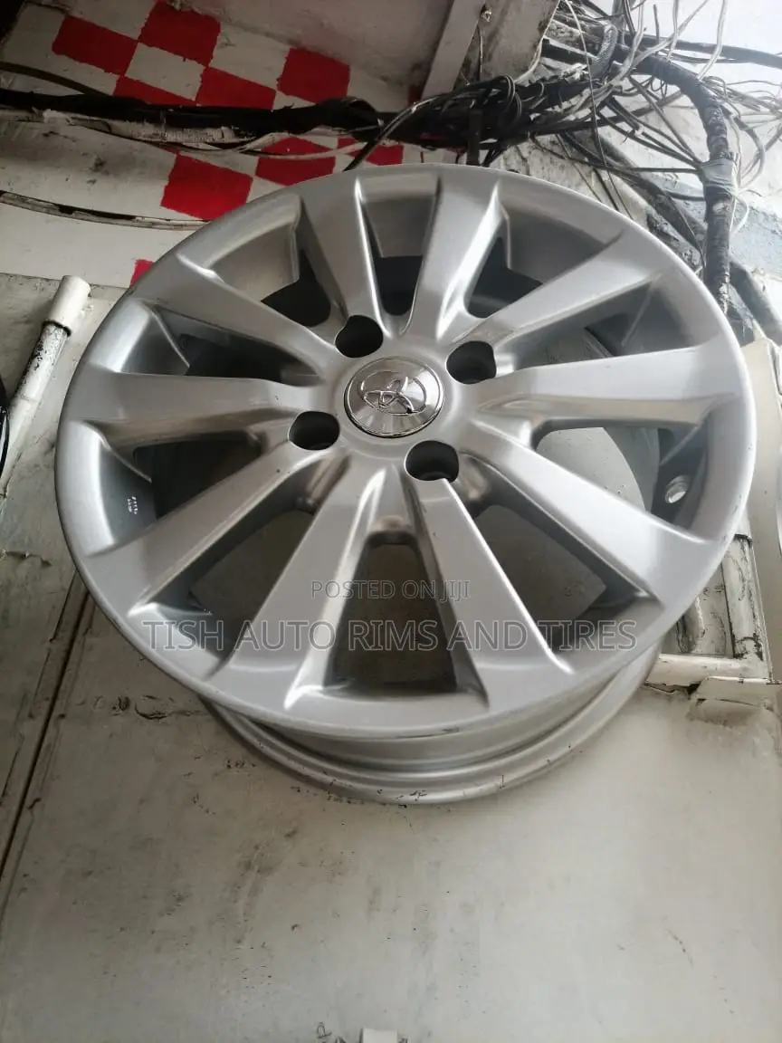 Toyota Vitz, Filder, Axio Silver Rims 14 Inch