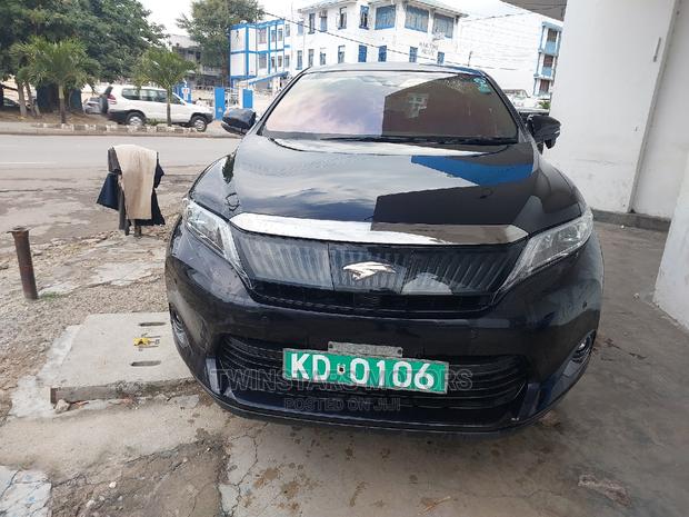 Toyota Harrier 2.0 4WD 2018 Black