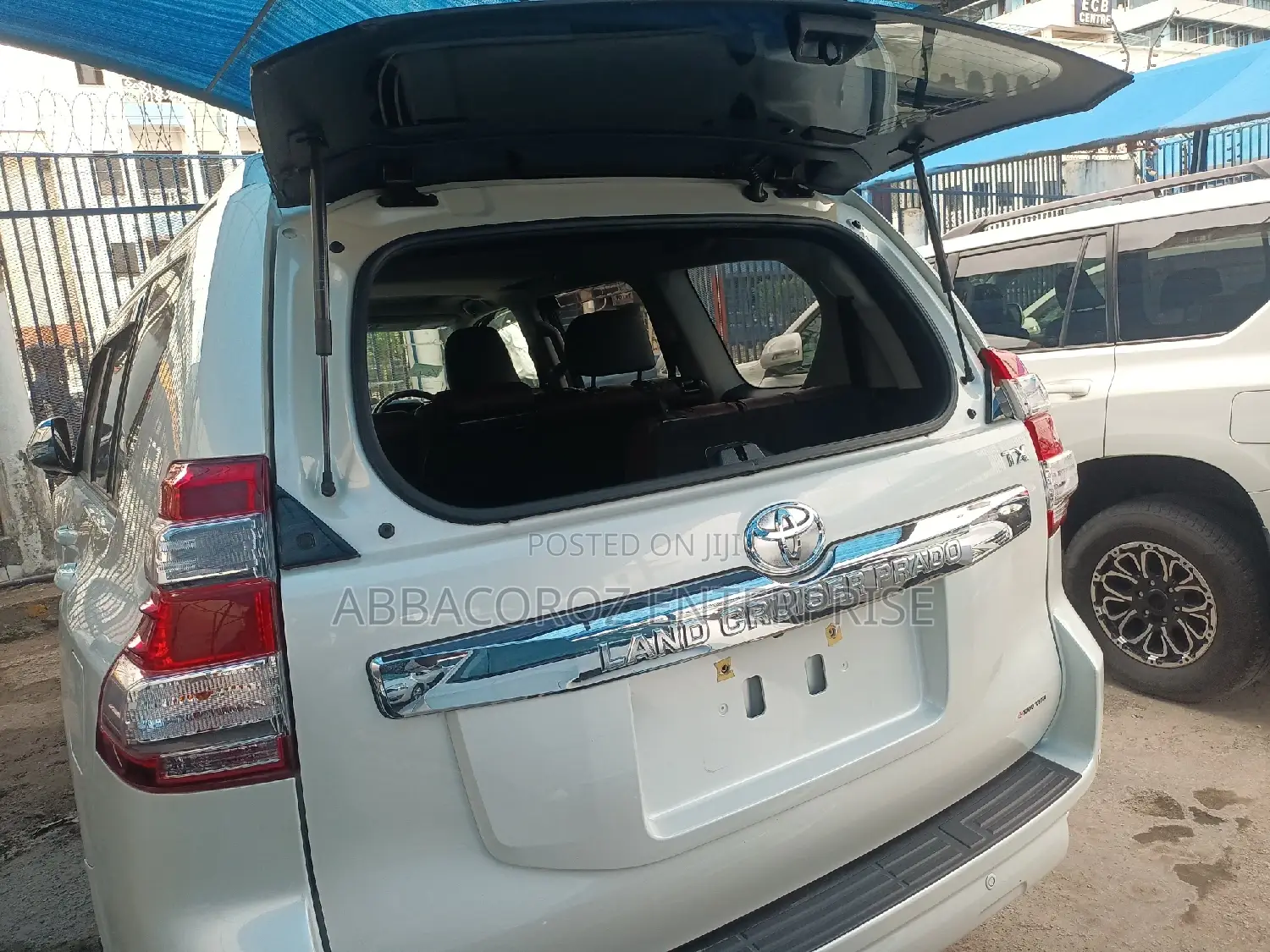Toyota Land Cruiser Prado 2016 White
