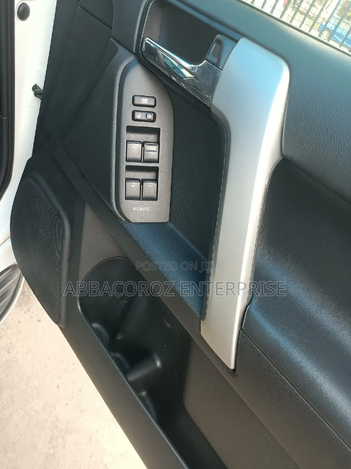 Toyota Land Cruiser Prado 2016 White
