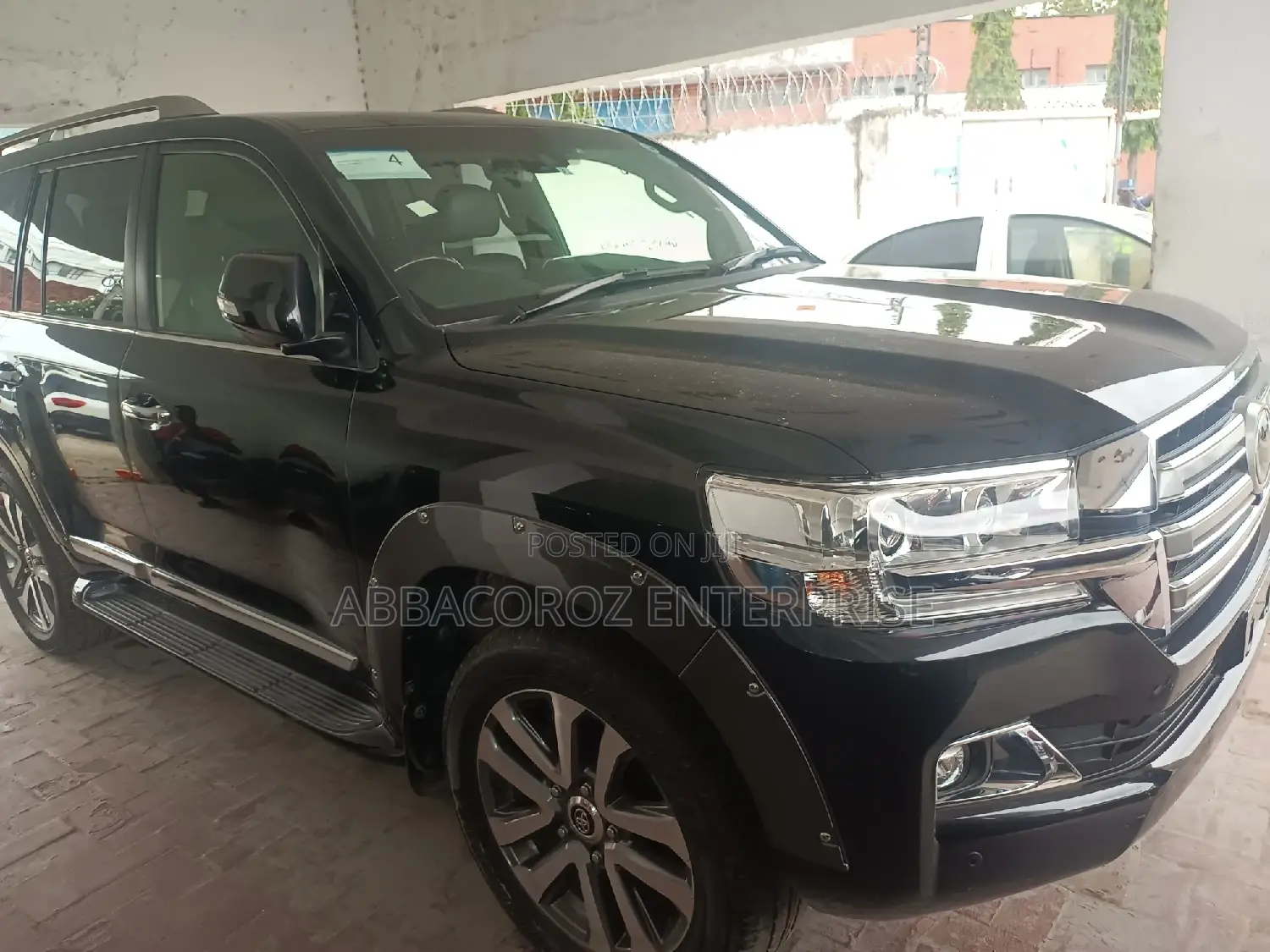 Toyota Land Cruiser 4.6 V8 ZX 2016 Black