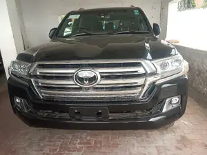 Toyota Land Cruiser 4.6 V8 ZX 2016 Black