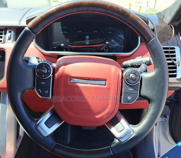 Land Rover Range Rover Vogue 2016 White - thumbnail 2