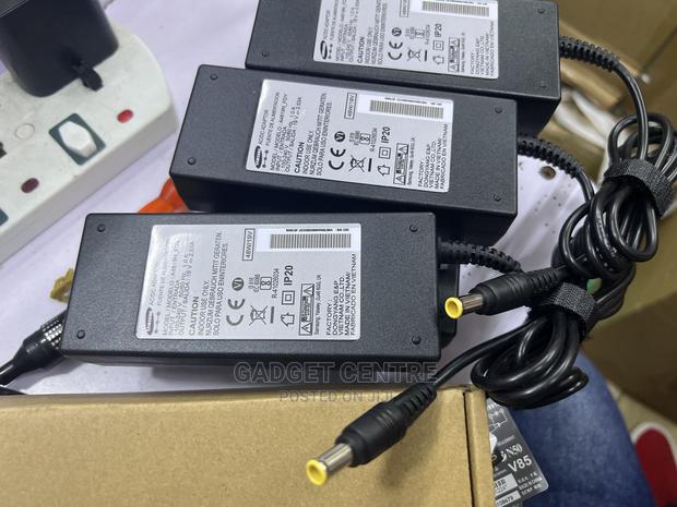New Samsung Tv 19v-2.53a Adapter