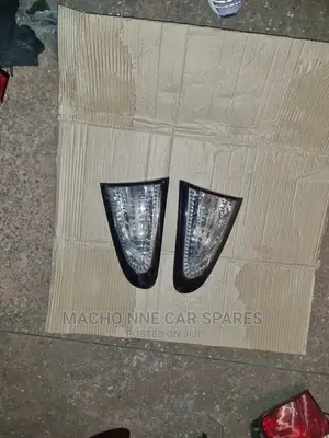 Toyota Sienta 2015 Red Bootlight