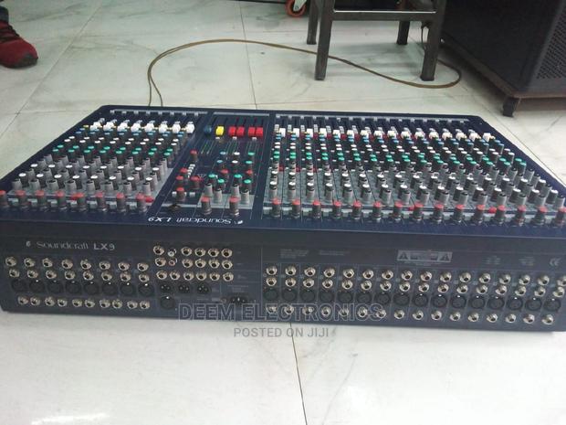 Soundcraft 24channel Plain Mixer