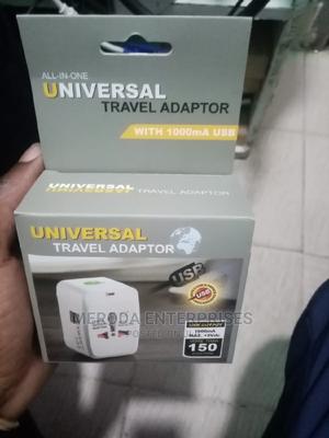 Universal Travel Adapter - thumbnail 2