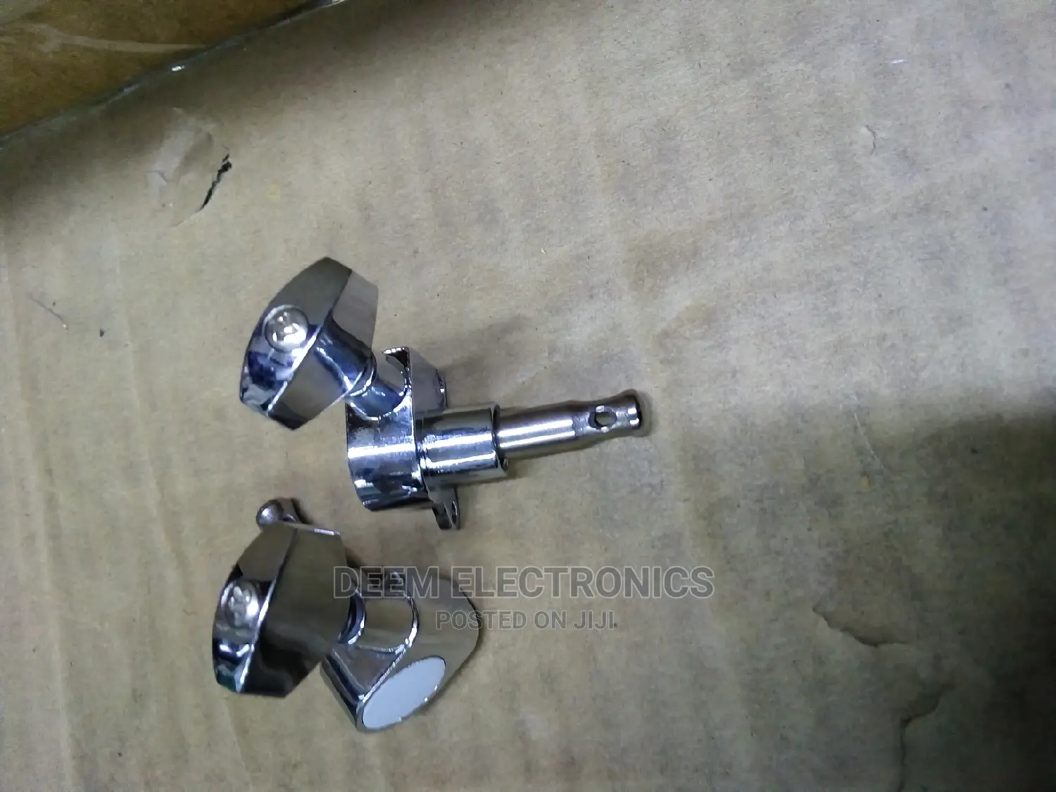 Guitar Pegs, Tuner