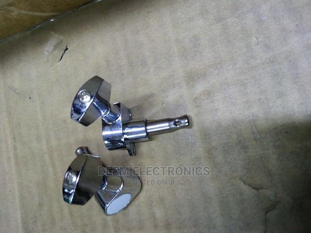 Guitar Pegs, Tuner - main view