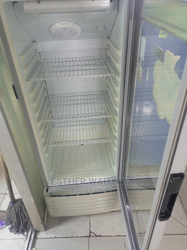 Mika Display Fridge
