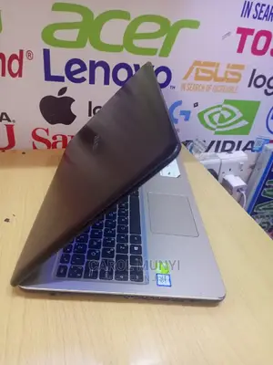Laptop Asus Vivobook E410M 8GB Intel Core I3 HDD 500GB