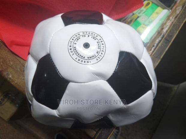 Foot Balls Size 5 - thumbnail 3