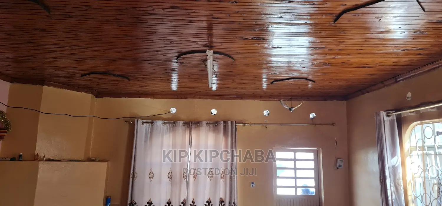 5bdrm Bungalow in Kapsoya for sale