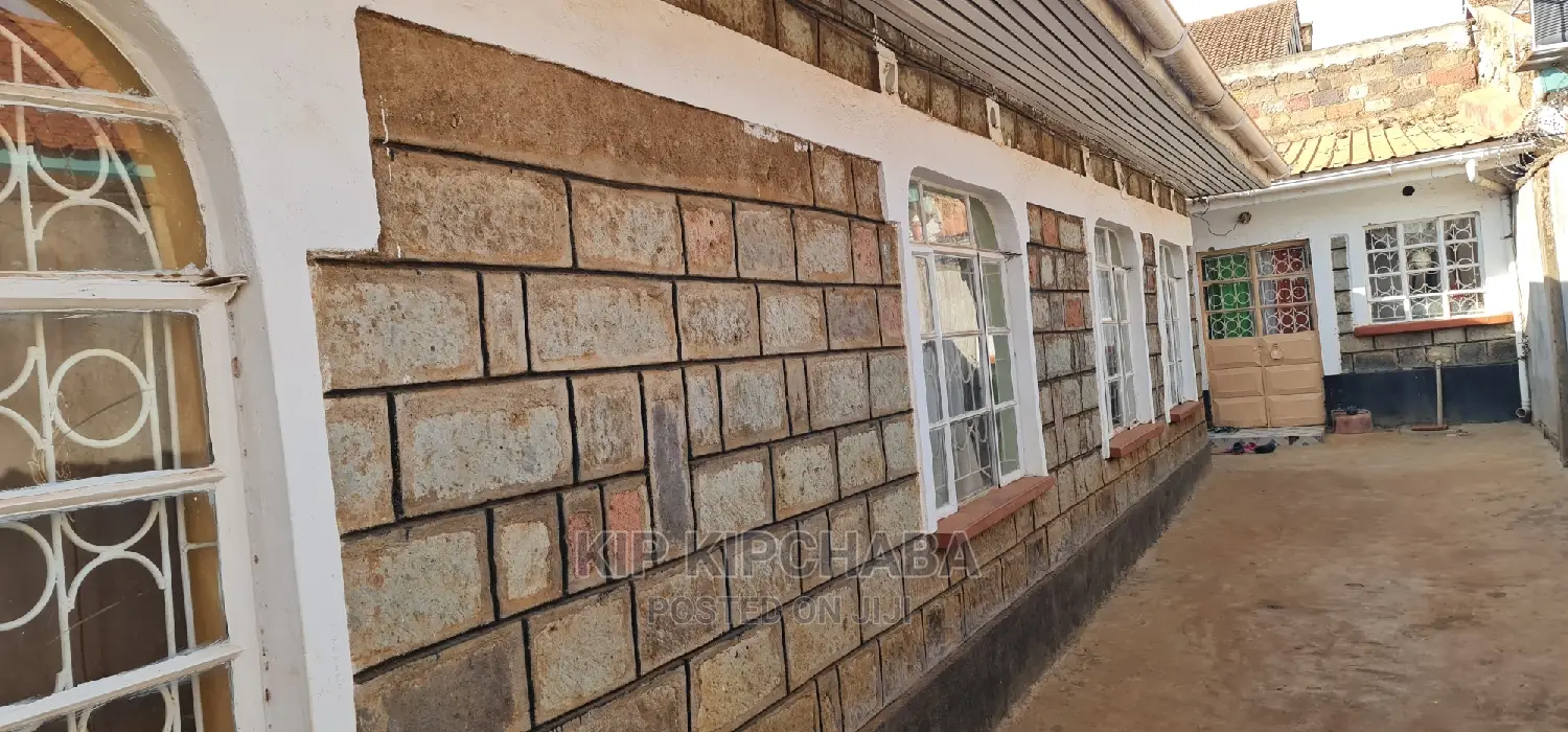 5bdrm Bungalow in Kapsoya for sale