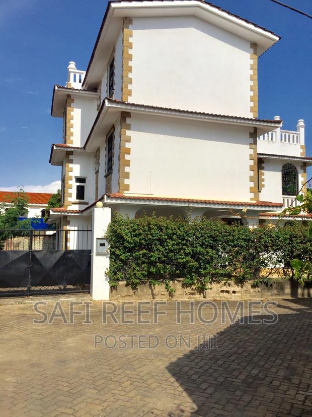 5bdrm Villa in Nyali for rent - main view