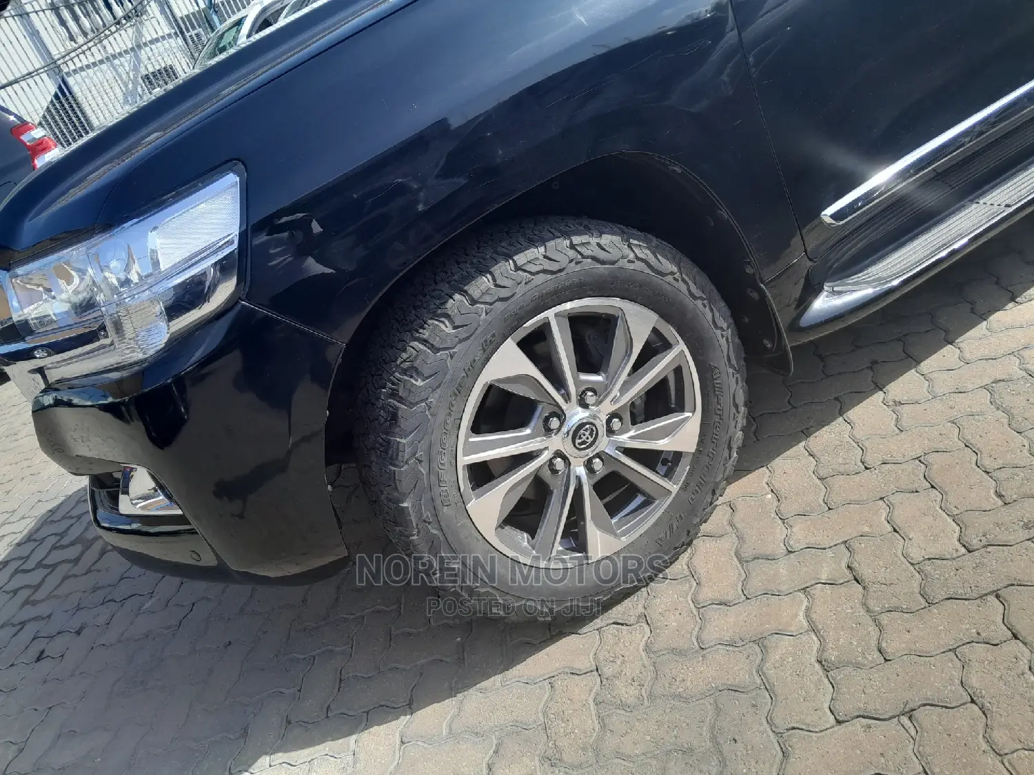 Toyota Land Cruiser 4.6 V8 ZX 2017 Black
