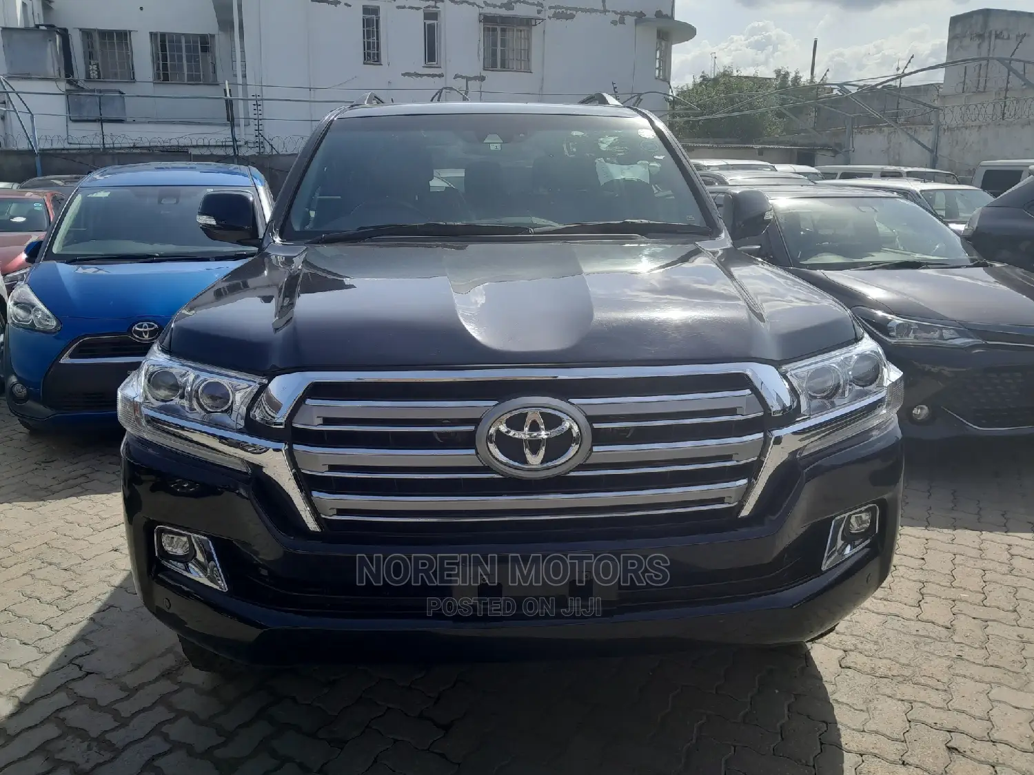 Toyota Land Cruiser 4.6 V8 ZX 2017 Black