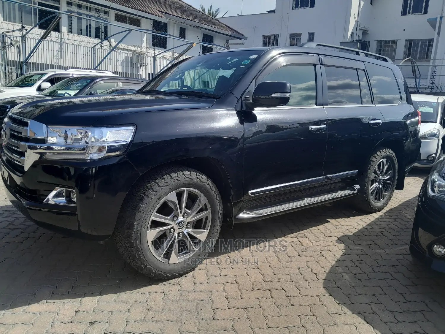 Toyota Land Cruiser 4.6 V8 ZX 2017 Black
