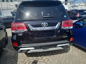 Toyota Land Cruiser 4.6 V8 ZX 2017 Black