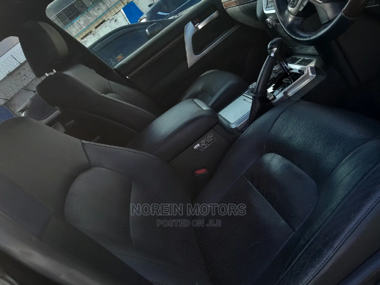 Toyota Land Cruiser 4.6 V8 ZX 2017 Black