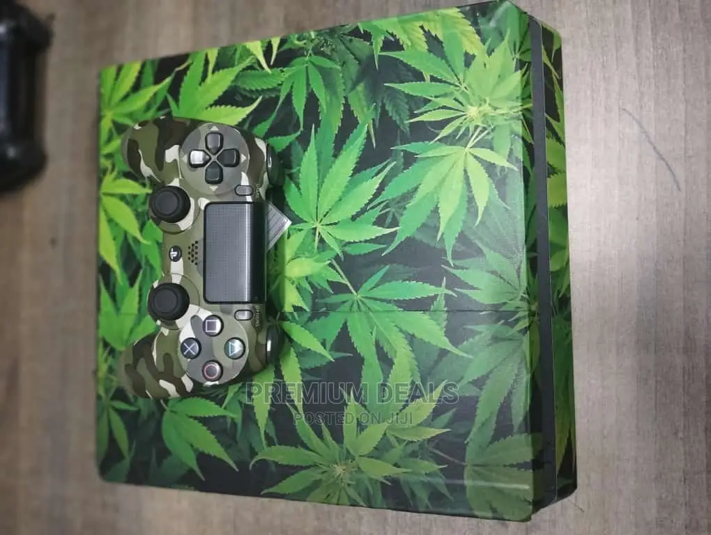 Titanic Ps4 Slim With Combat Controller