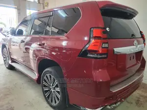 Toyota Land Cruiser Prado 2017 Red