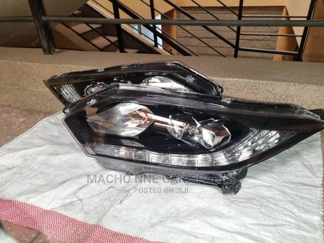 Honda Vezel 2014 Xenon Headlight