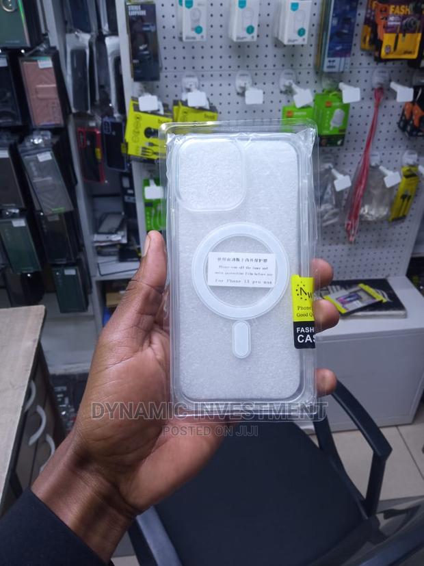 iPhone 13 Pro Max Magsafe Clear - main view