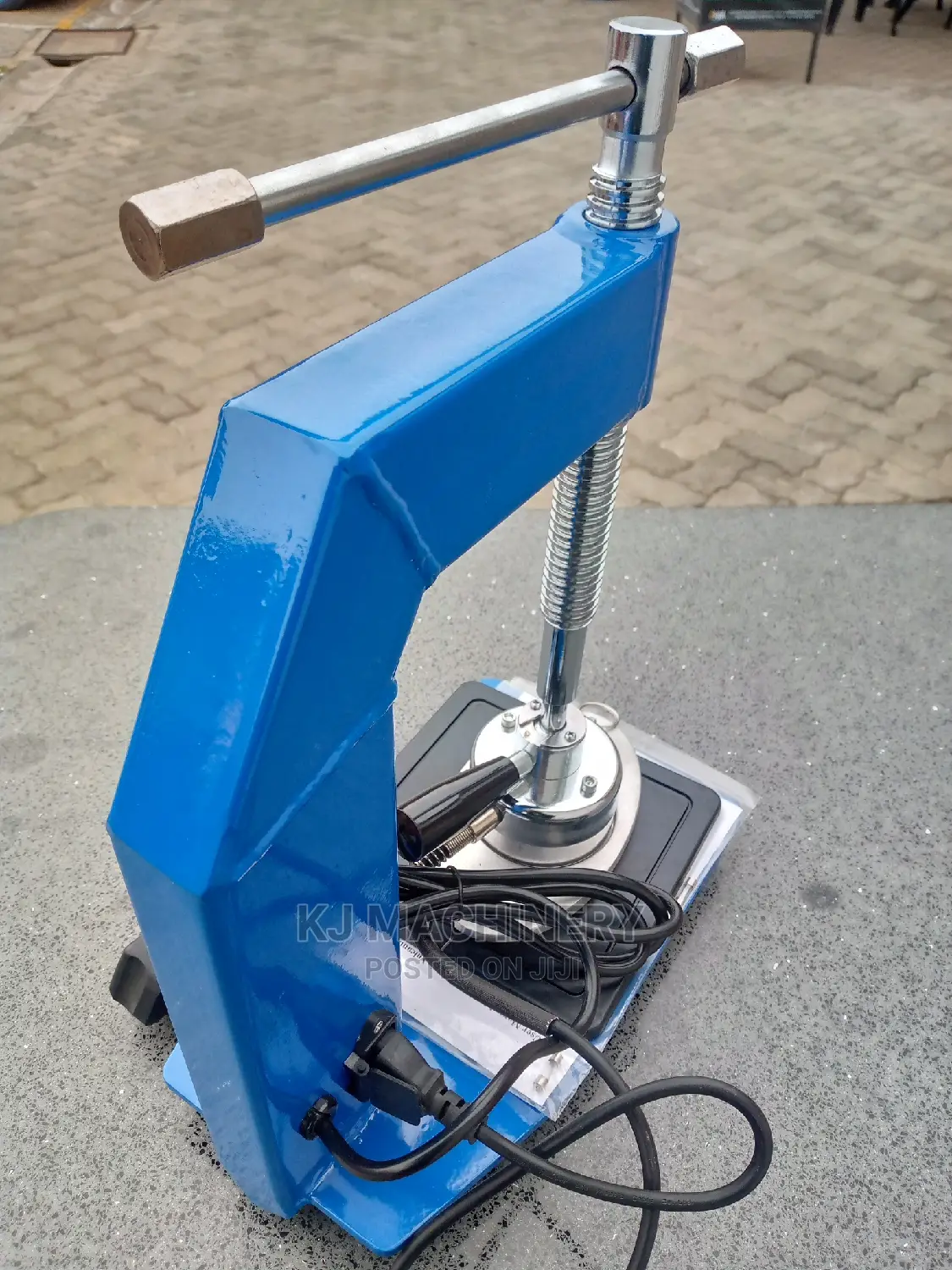 Tyre- Vulcanizing Machine
