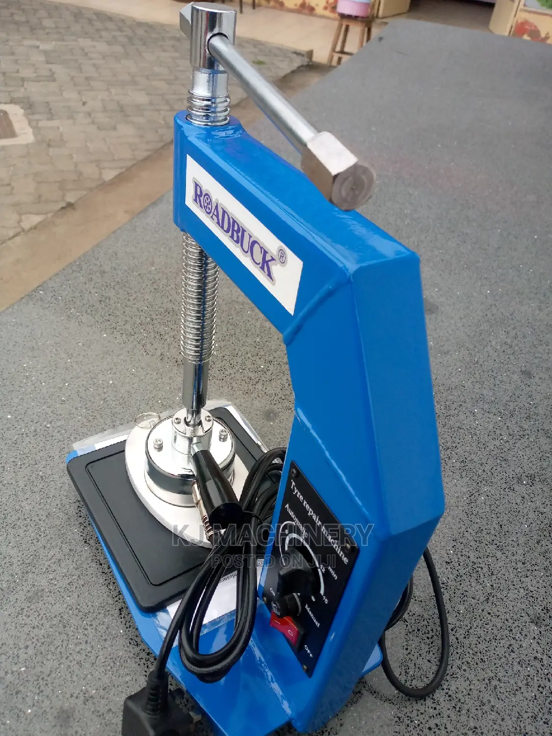 Tyre- Vulcanizing Machine