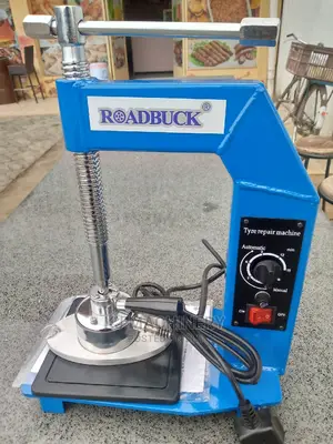 Tyre- Vulcanizing Machine
