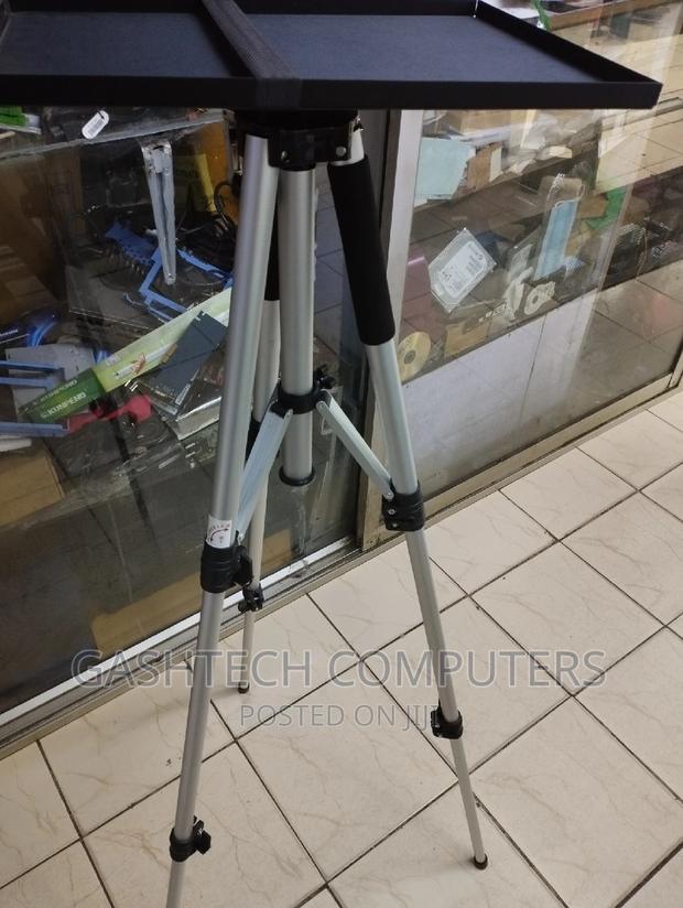 Tripod Projector Stand Brand New - main view