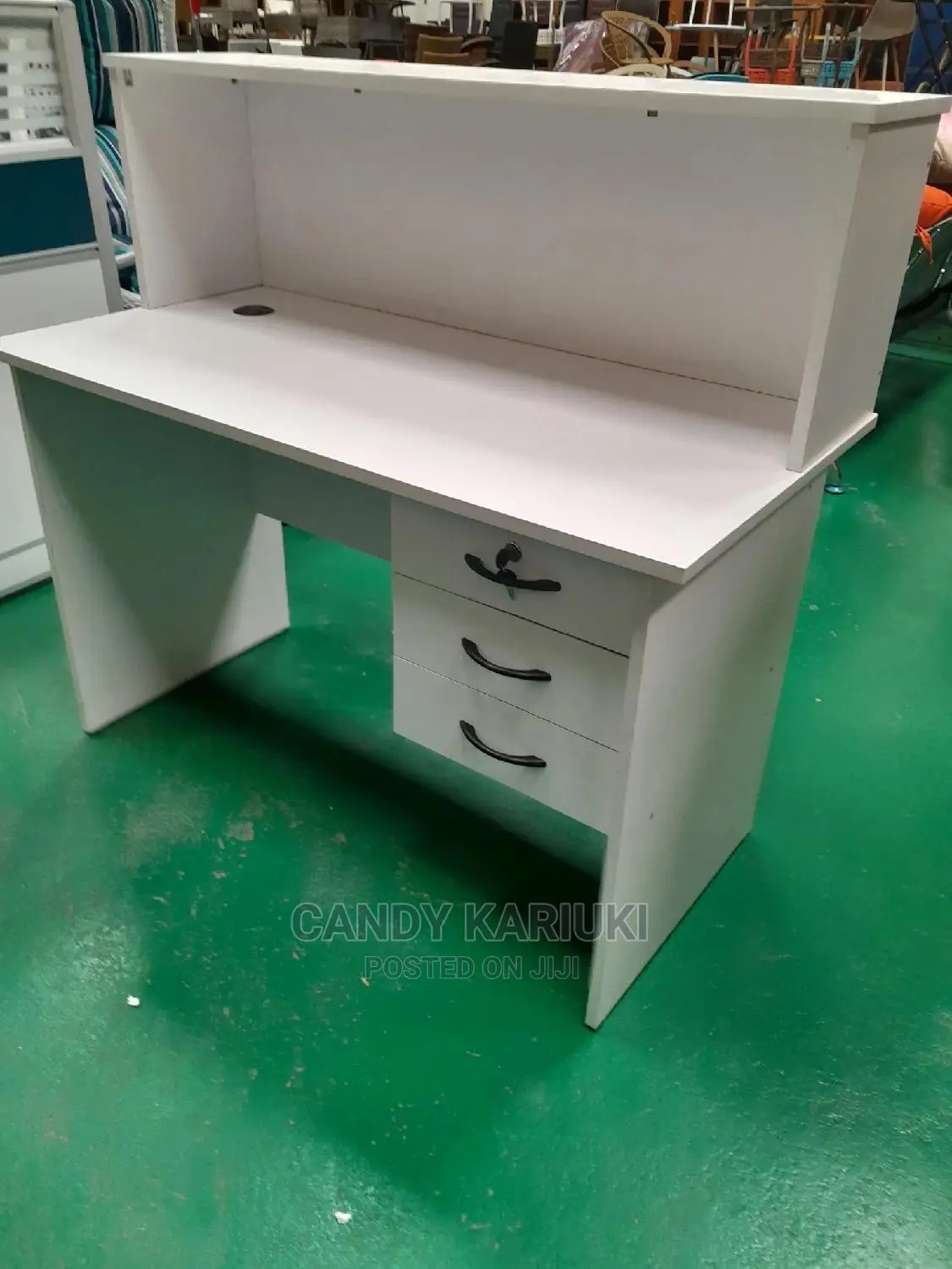1 M Reception Desk