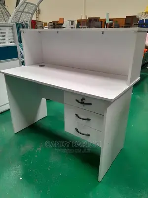 1m Spacious Reception Desk