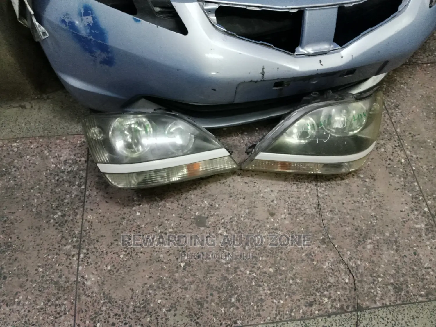 Harrier Old Headlight Non Xenon.