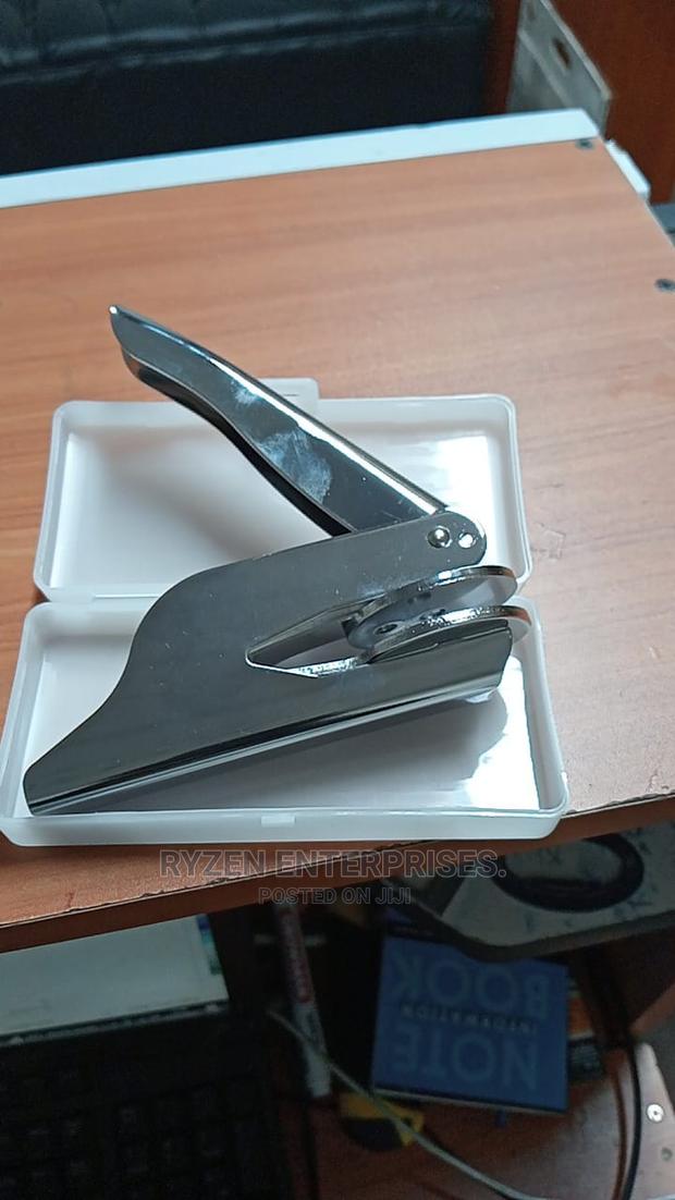 Notery Seal - main view