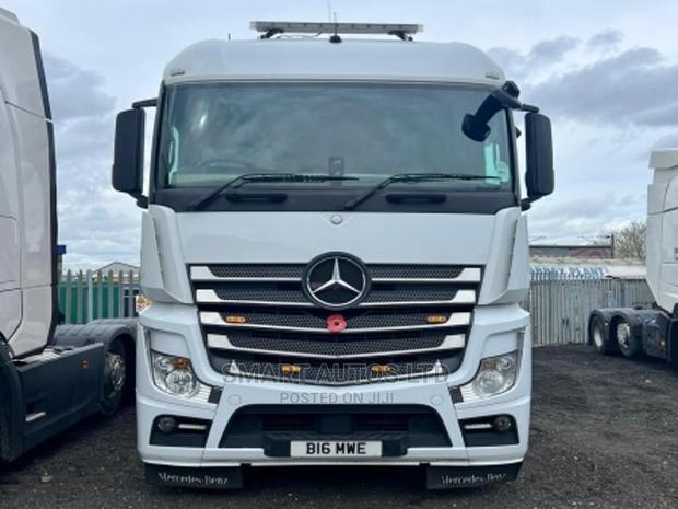 Mercedes-Benz Actros 2016 White - thumbnail 3