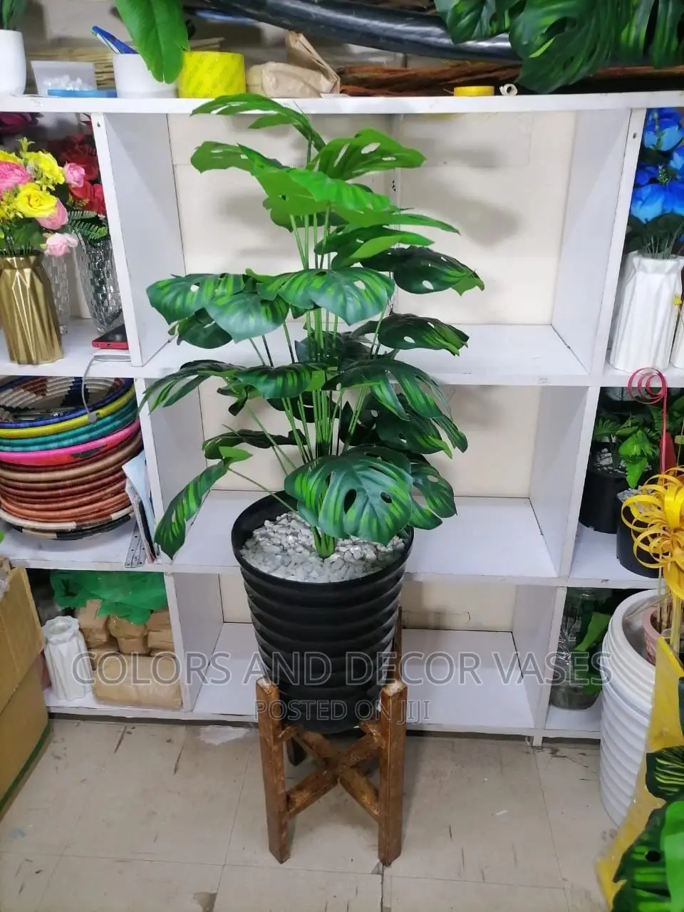 Stand Decor