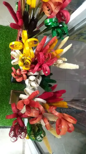A Bunch of 5 Decorative Sticks.